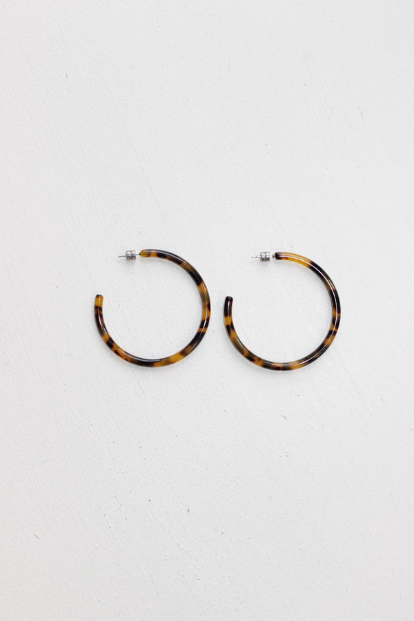 Large Hoops / Classic Tortoise