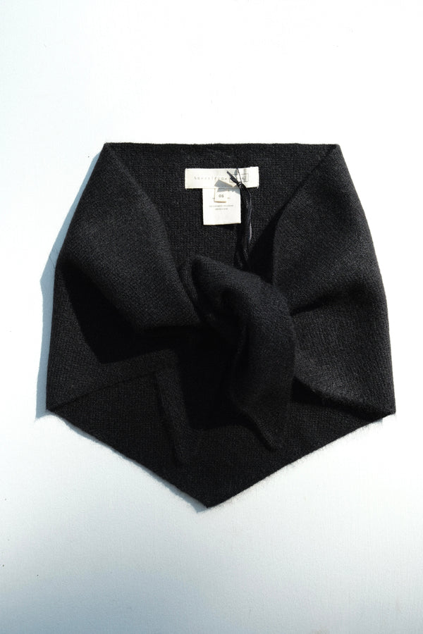 Cashmere Triangle Scarf in Black