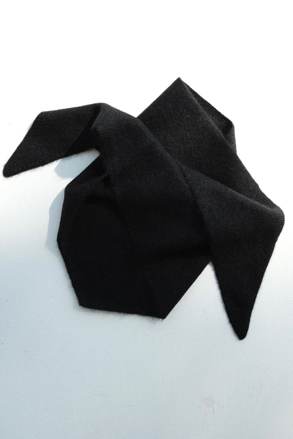 Cashmere Triangle Scarf in Black