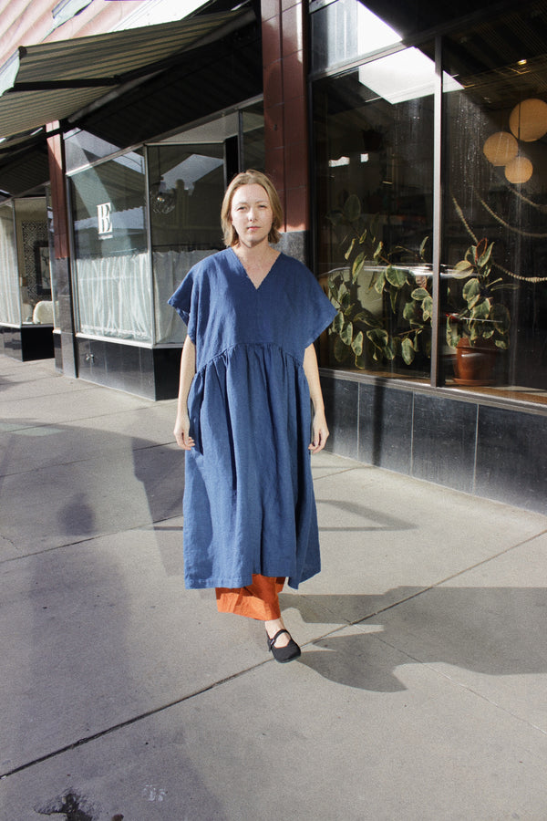 V-Neck Dress in Blue Linen