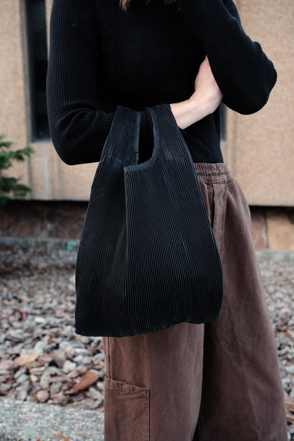 Pleated Bag in Black
