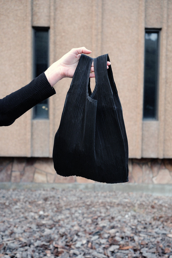 Pleated Bag in Black