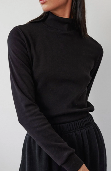 Easy Turtleneck in Black