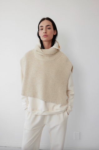 Rib Poncho in Natural