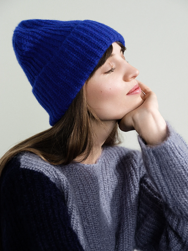 Cashmere Ribbed Beanie in Cobalt