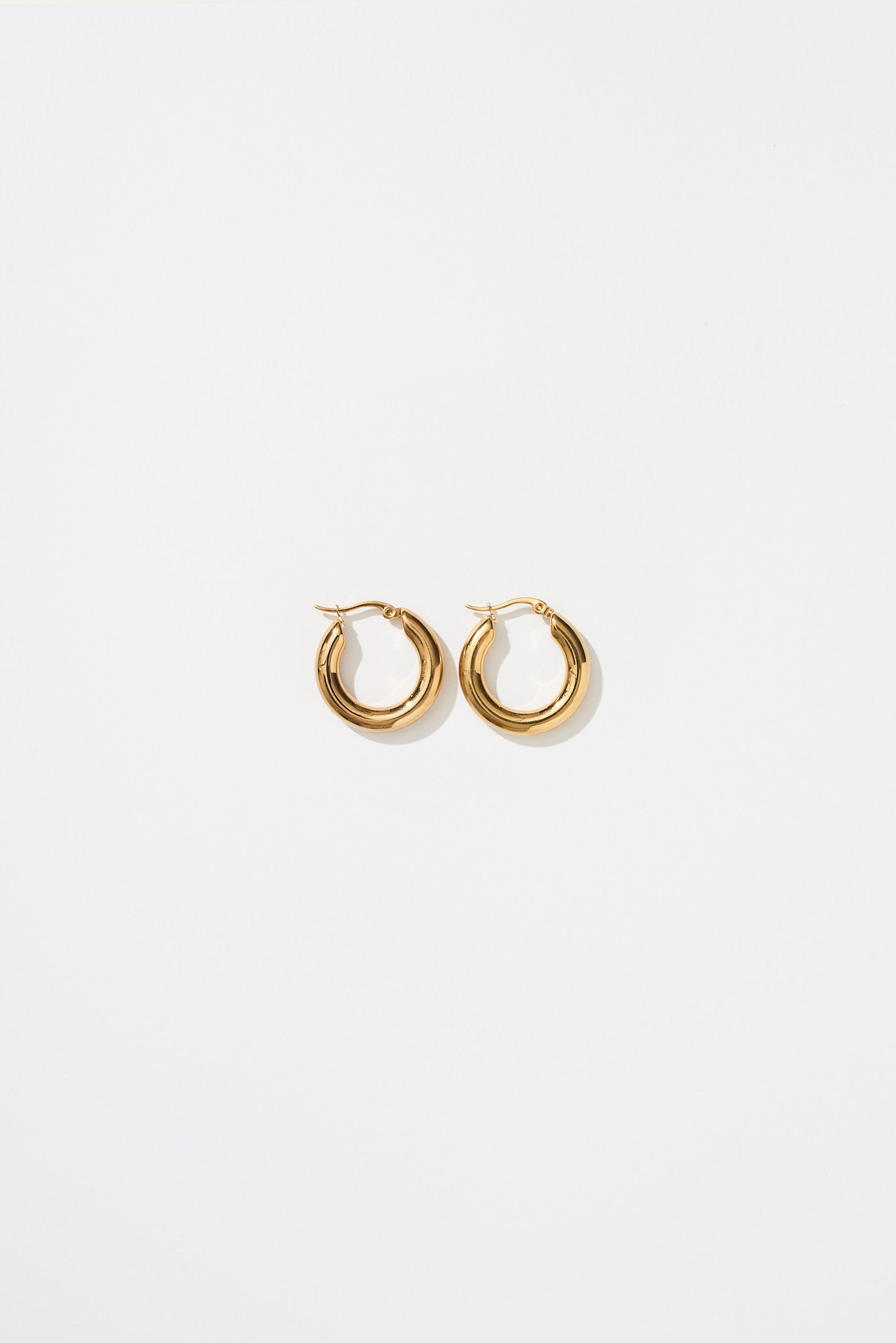 Freja Hoop Earrings / Medium
